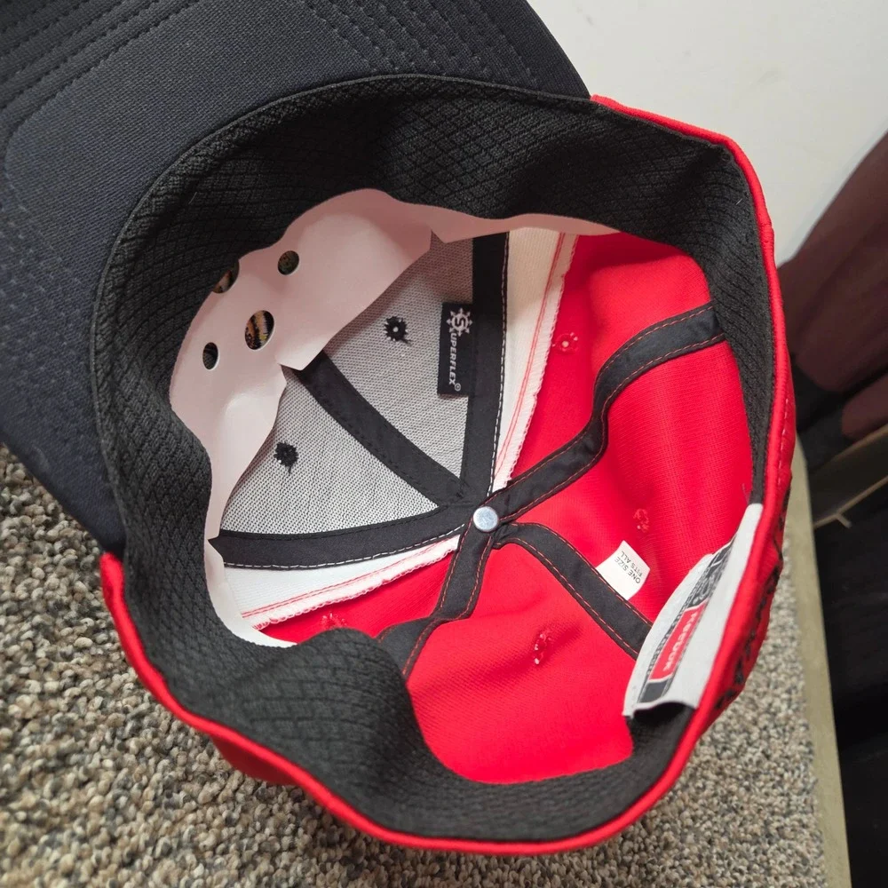 Reebok Chicago Blackhawks NHL Face Off Headwear‎ Stretch Fit Hat Red Black